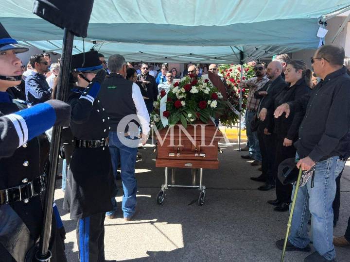 Rinden homenaje de cuerpo presente a Luís Fernando Chacón