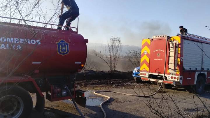 Intenso operativo por incendio en cercanías del Aeropuerto