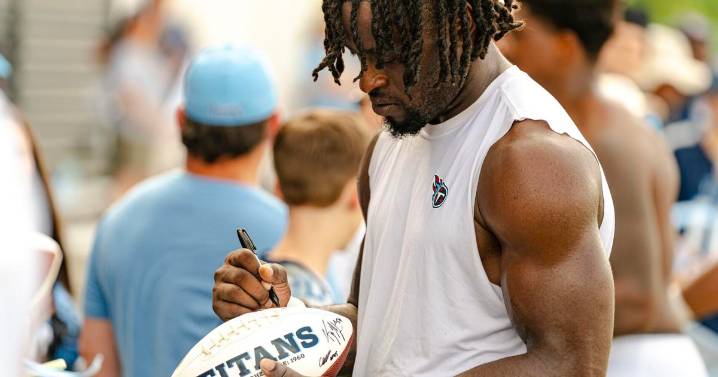 Titans' Chig Okonkwo watches, waits as NFL trade deadline nears