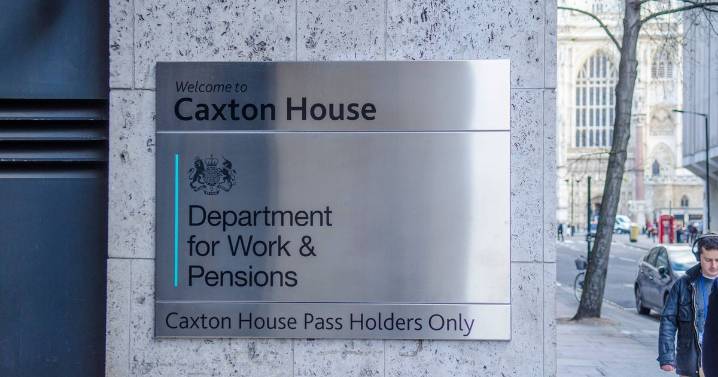 Extra £312 handed to DWP Universal Credit claimants after law change