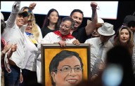 Trump llama «narcotraficante» a Petro y anuncia fin de ayuda a Colombia