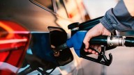 Como obtener hasta 30% de descuento y reintegros de $35.000 para cargar combustible en octubre