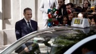 Ábalos sale sonriente del Supremo y esquiva la cárcel