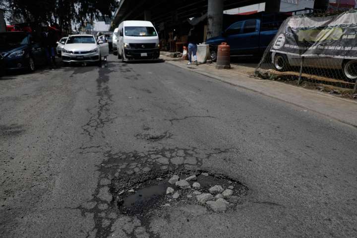 Hay al menos 400 baches en el Centro