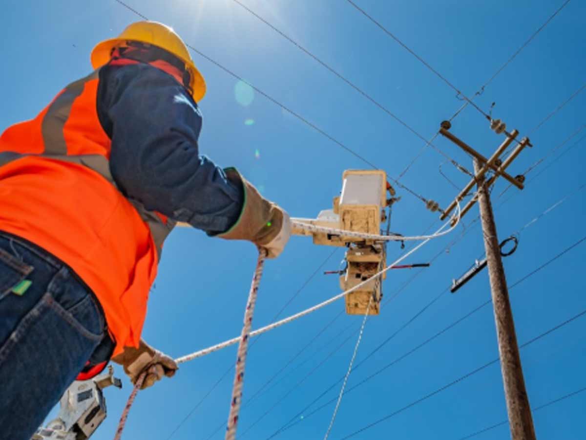 Vinculan a proceso a falsos trabajadores de la CFE en Nuevo León