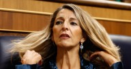 Yolanda Díaz confunde «profesar» con «infligir» y amenaza a Trump en medio de un lío lingüístico