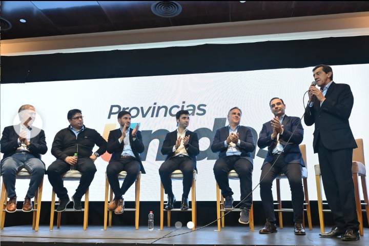 ⚠️ Gobernadores de Provincias Unidas acusan a Milei de llevar al país “al abismo»