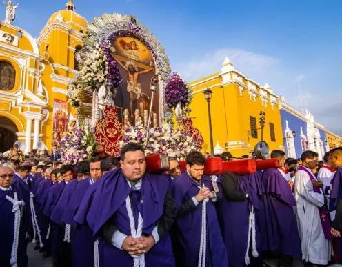 Trujillo: Inicia recorrido del Señor de los Milagros