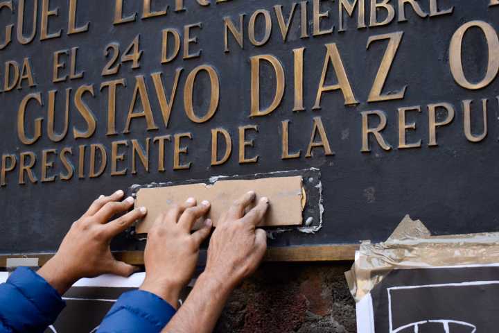 Puebla someterá a consulta cambio de nombre en escuelas Díaz Ordaz