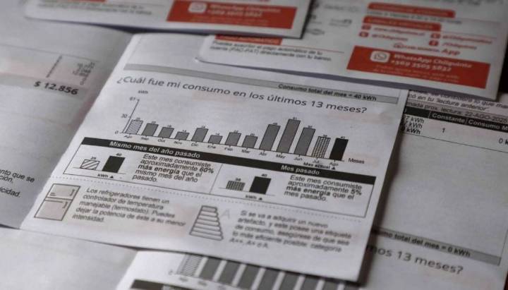 "Es alarmante": diputados piden compensaciones a usuarios por alzas en cuentas de luz