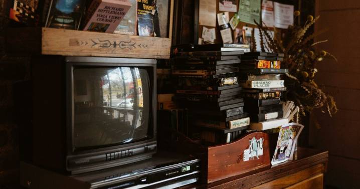 “Are You A True ’90s Movie Buff?”: Test Your Knowledge By Naming 30 Films From Their Scenes