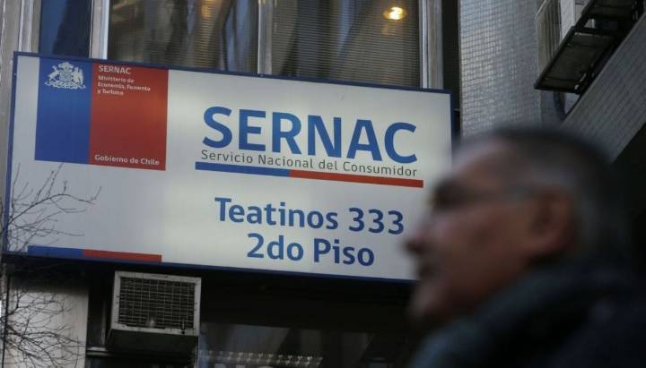 En medio de acusaciones y petición de renuncia: director del Sernac presentó licencia médica por un mes
