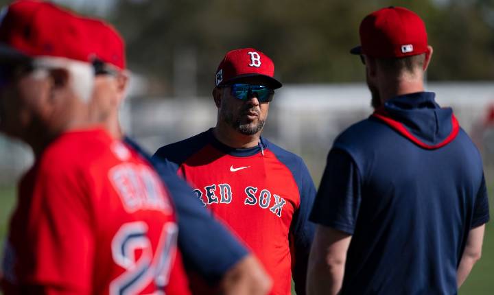 Los Twins piden permiso a Boston para entrevistar al boricua Ramón Vázquez