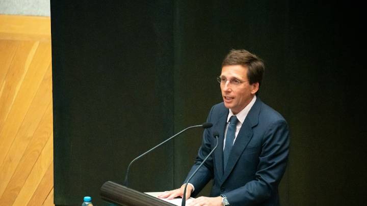 Almeida admite el error de apoyar a Vox con el 'síndrome posaborto' pero mantiene el acuerdo para informar de las "consecuencias" de abortar