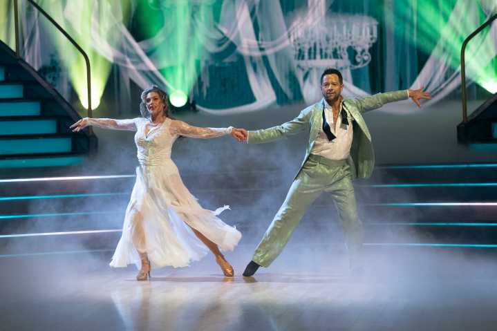 Danielle Fishel Warned Sons Before 'DWTS' Murderous Waltz With Pasha Pashkov