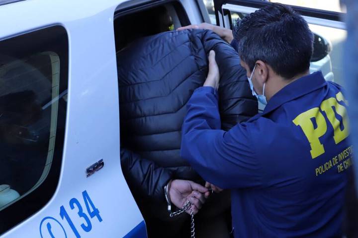Detienen a presunto violador serial en San Bernardo: contactaba a mujeres para supuestas entrevistas de trabajo