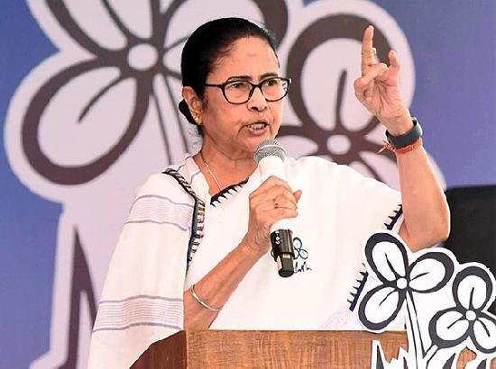 "Girls should not be allowed to go outside of college at night": Mamata Banerjee on Durgapur gangrape Photo Source; ANI [ FULL VIEW ]