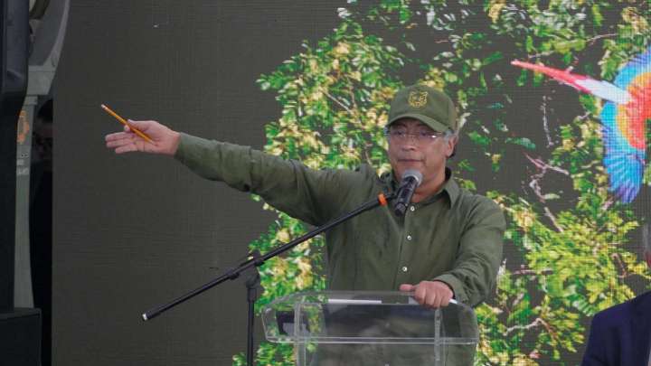 Gustavo Petro se pronuncia sobre el colombiano detenido en el "narco submarino" atacado por EE.UU. 18 de octubre de 2025 | Internacional Confirmó que Colombia ya recibió a ese connacional, que "será p