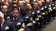 Trump anima a sus generales a que las ciudades sean "campos de entrenamiento" y los llama a combatir al "enemigo interior"