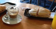 El desayuno que define a Málaga: dónde probar el verdadero pitufo según los expertos