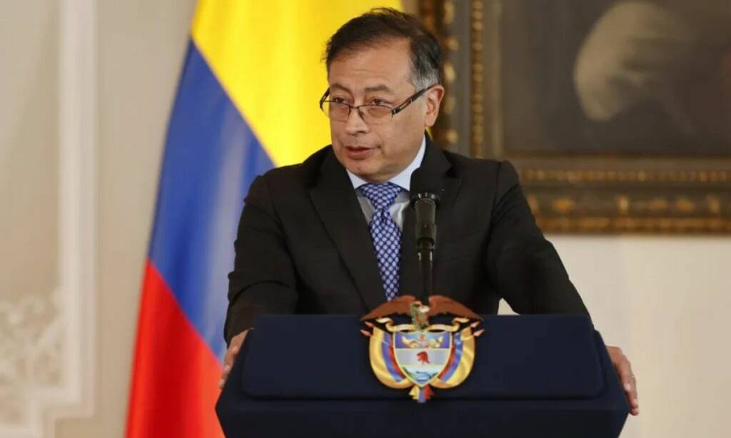 Petro: «No defiendo a Maduro, pero menos una invasión» a Venezuela