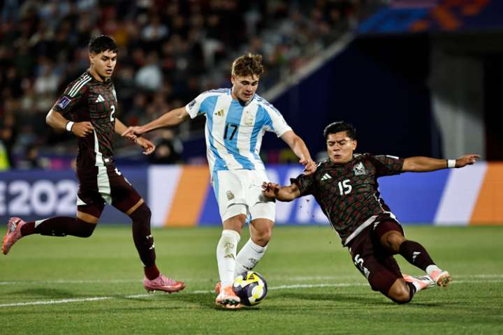 Argentina derrota a México y buscará la final frente a Colombia