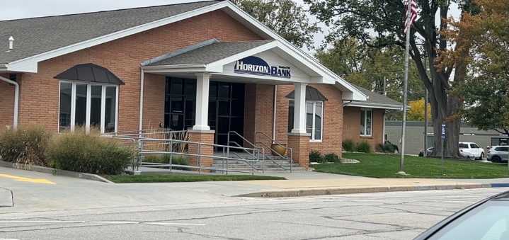 Lancaster County Sheriff's Office investigating theft at Horizon Bank in Waverly