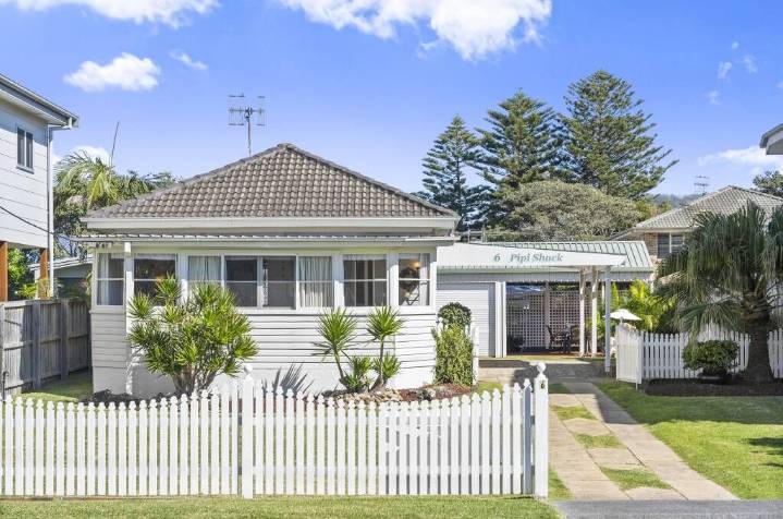 Inside the classic Werri Beach shack offering real timewarp appeal: video