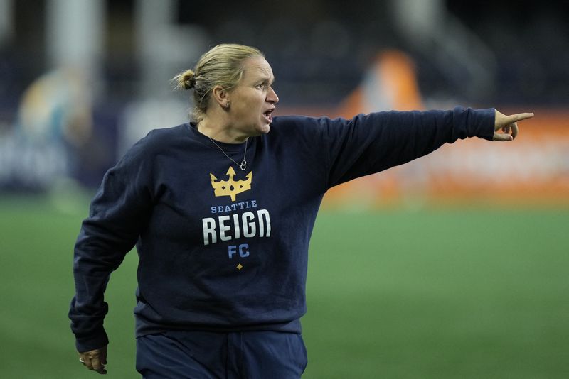 Soccer-Seattle Reign coach Harvey turns to ChatGPT for tactical edge