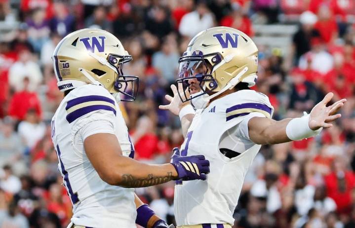Photos: Washington Huskies win against Maryland Terrapins, 24