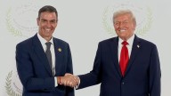 Sánchez fuerza su sonrisa con Trump tras pillarle la paz a contrapié