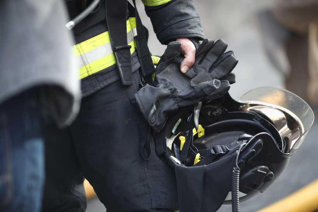 Una quincena de desalojados tras el incendio de un edificio en Almonte