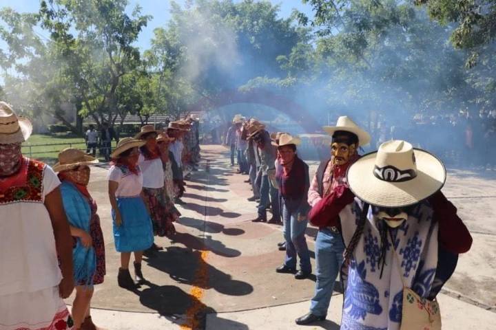 Celebran en la UTHH Xantolo 2025