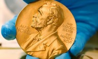 El Nobel de Física fue otorgado a tres científicos por sus aportes en mecánica cuántica
