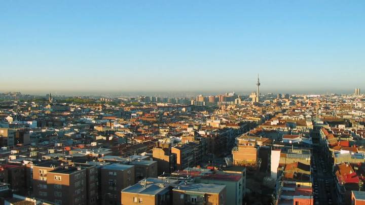 Consulta cómo te afecta la nueva bajada del IBI de Madrid: esto es lo que tendrás que pagar según el valor catastral de tu vivienda