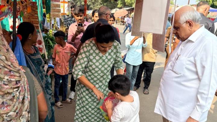 CM Bhupendra Patel goes Diwali shopping in Gandhinagar with grandson, backs ‘Vocal for Local’