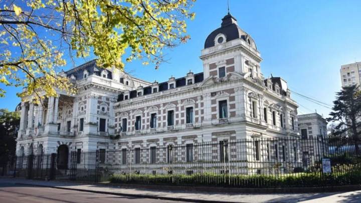 Oficializan el cronograma de pago para los estatales bonaerenses