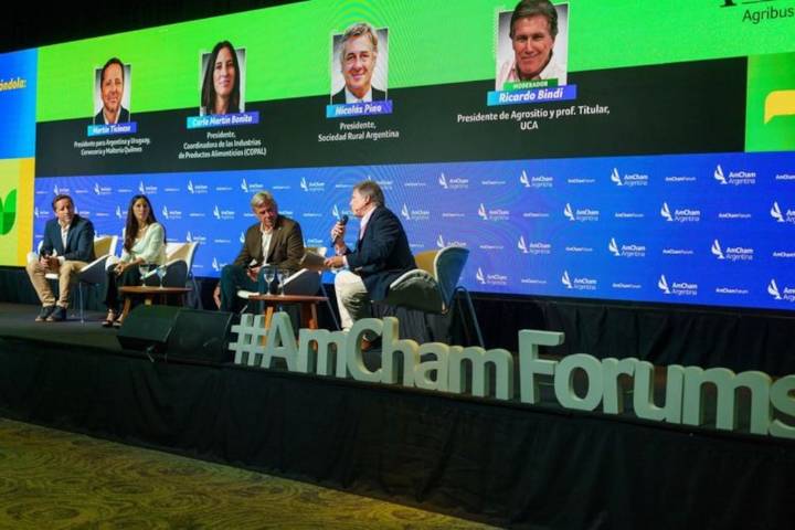 Innovación y acuerdos estratégicos, el consenso de eempresarios y políticos en una jornada agroindustrial