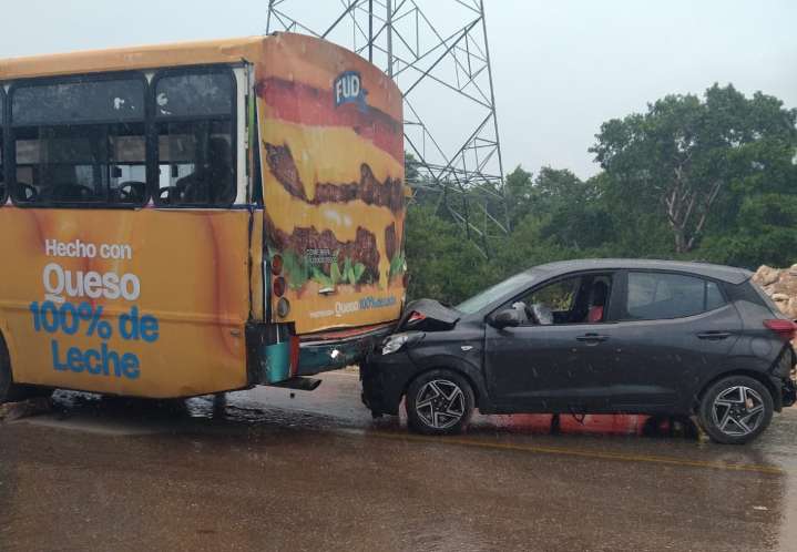 Accidente en la vía Ticimul-Tanil al quedar sin frenos un autobús
