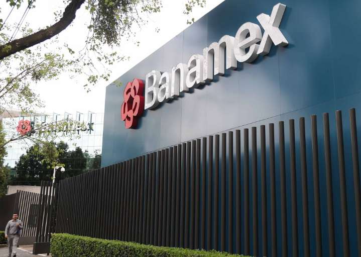 Grupo México, de Germán Larrea, lanza oferta por el 100% de Banamex