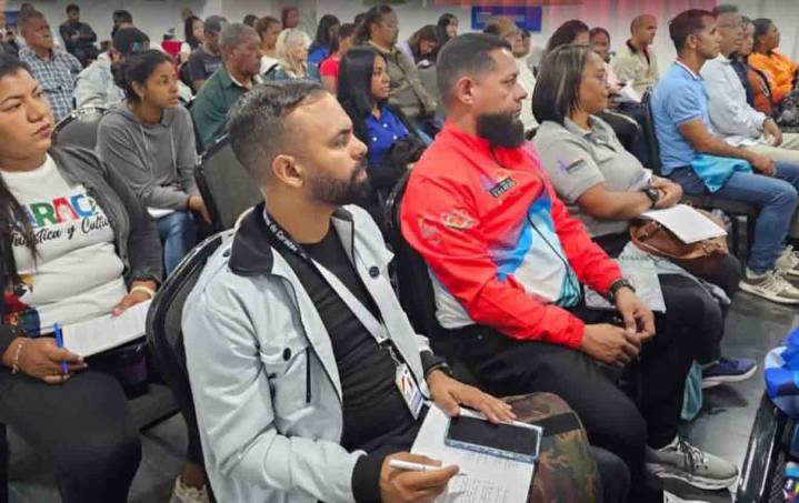 Emprendedores turísticos de Caracas recibieron formación financiera