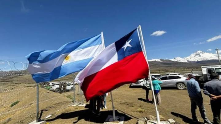 Autoridades de Argentina y Chile dejaron habilitado el Paso Internacional Pichachén