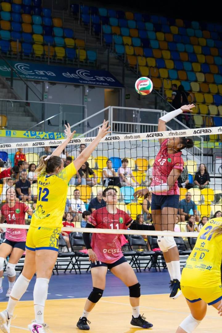 El Emalsa Gran Canaria saca músculo en el Arena