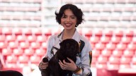 Critican en redes a Ángela Aguilar por hacer un cover de “La gata bajo la lluvia” con el nombre “Invítame un café”