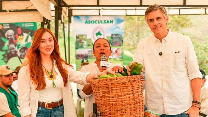 Grupo Éxito duplica compras a campesinos del Valle del Cauca que sustituyen sus cultivos ilícitos