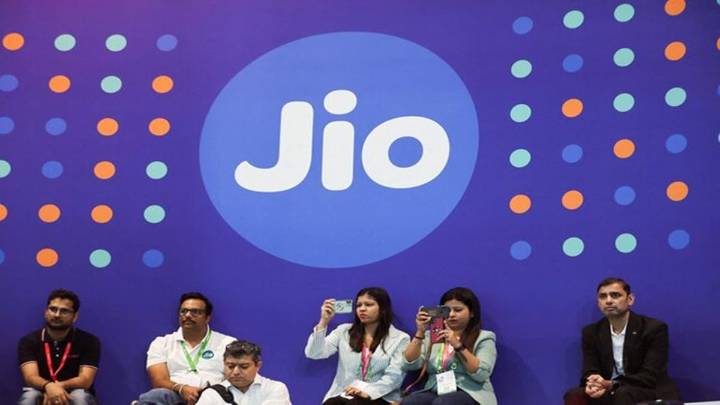 Bombay HC bars firm from using Reliance’s ‘Jio’ trademark for taxi services