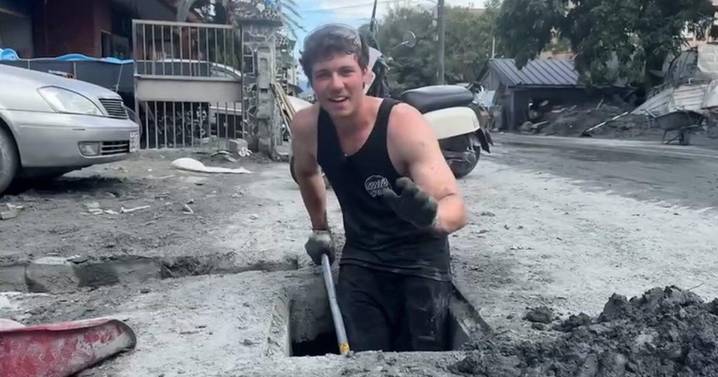 'Shovel Superman’': Alberta man uses vacation to help clean up floods in Taiwan