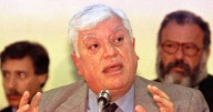 Un gremialista conciliador en medio del enfrentamiento entre Alfonsín y la CGT