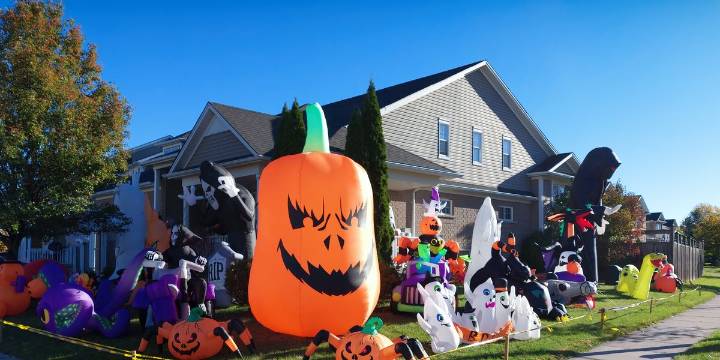 6 Fall Decorations Designers Say Make Your Home Look Tacky