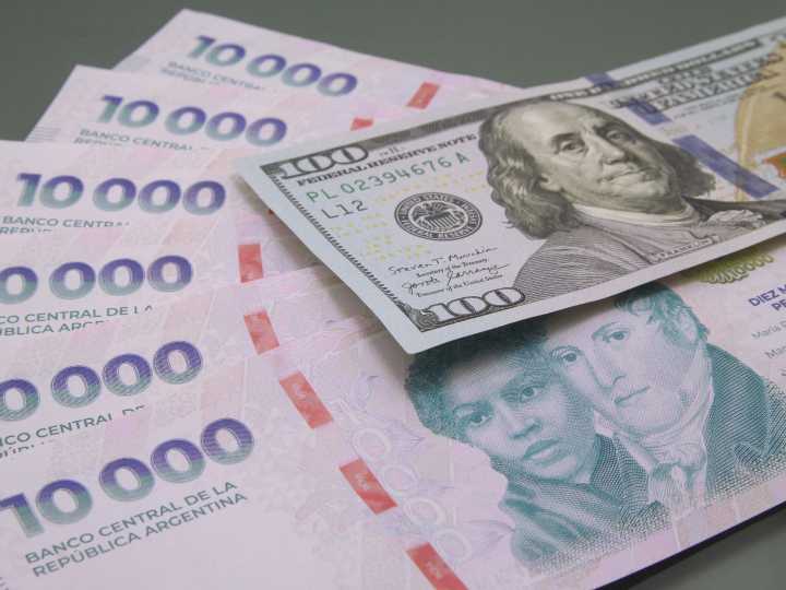 Faltan pesos: vuelven las "supertasas" de 80% en la previa de una licitación clave